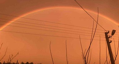 Antalya'da çiftçinin çifte gökkuşağı heyecanı kameraya yansıdı