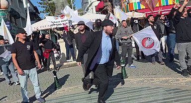 Antalya'da muhalif görüşlü gruplar arasında tartışma