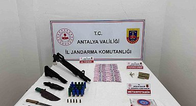 Antalya'da uyuşturucu operasyonu: 3 şüpheli gözaltında