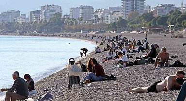 Antalya'nın gecesi kış, gündüzü yaz: "Akşam soba yaktık, gündüz güneşleniyoruz"
