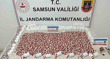 Apartman yöneticisi jandarma tarafından 7 bin uyuşturucu hapla yakalandı