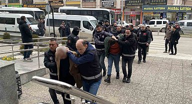 Aracını satmak isteyen vatandaşları milyonlarca lira dolandıran şebekeye 5 ilde operasyon: 14 gözaltı