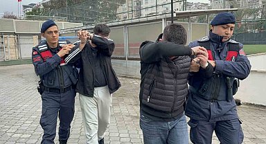 Araçlarında uyuşturucu hap ele geçirilen 2 kişi gözaltına alındı