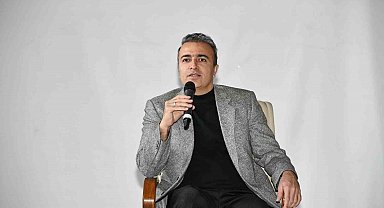 Ardahan Valisi Hayrettin Çiçek, "Kariyer Günleri" etkinliğinde öğrencilerle bir araya geldi