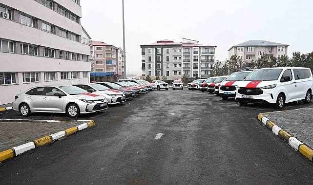 Ardahan'da emniyete tahsis edilen 20 yeni araç törenle hizmete alındı