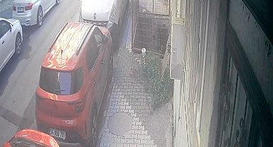 Arnavutköy'de otomobil 3 yaşındaki çocuğa çarptı
