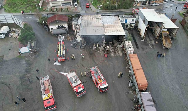 Arnavutköy'de tır tamirhanesinde korkutan yangın