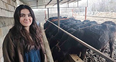 Atama beklerken hayvancılığa başladı