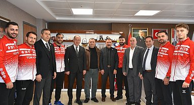 Avrupa üçüncüsü Curling Milli Takımı'ndan Çakmur'a ziyaret