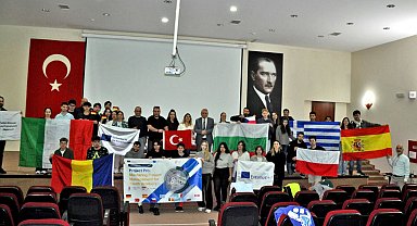 Avrupa'nın 9 ülkesinden gençler Çeşme'de buluştu