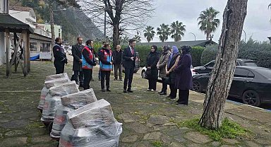 Ayancık'ta kadın üreticilere makine desteği