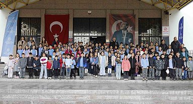 Aydın Büyükşehir Belediyesi minik öğrencileri tiyatro ile buluşturdu