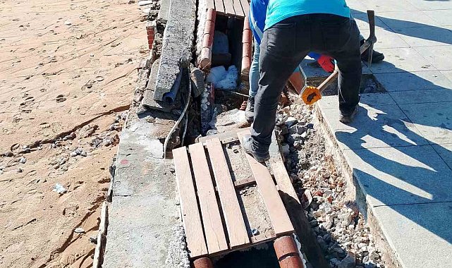 Aydın Büyükşehir Belediyesi'nden hızlı müdahale: Altıkum'da onarım çalışmaları devam ediyor