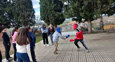 Babaeski'de üniversite öğrencilerinden köy okulunda anlamlı faaliyet