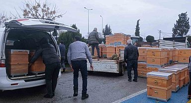 Babaeski'de üreticilere arı kovanı dağıtıldı