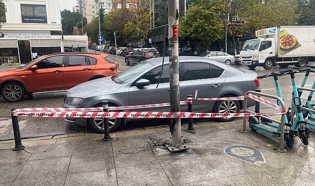 Bağdat Caddesi'nde yılbaşı ışık süslemeleri alev aldı, facianın eşiğinden dönüldü
