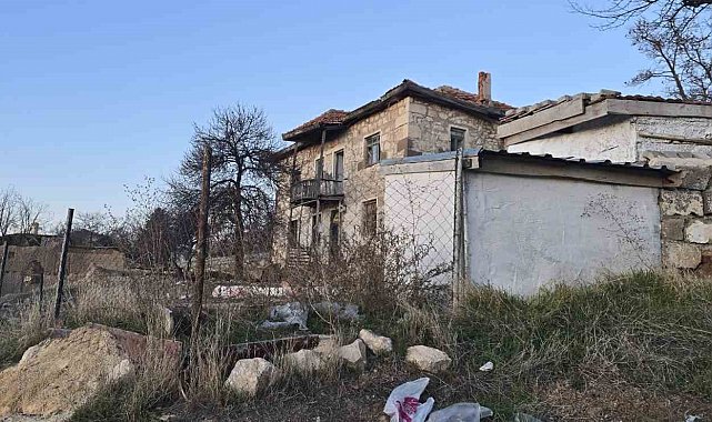 Bağlı köpek çocuklara saldırdı: 14 yaşındaki çocuk ağır yaralandı