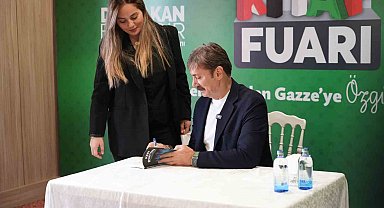 Bahçelievler Belediye Başkanı Hakan Bahadır söyleşi ve imza günü yaptı