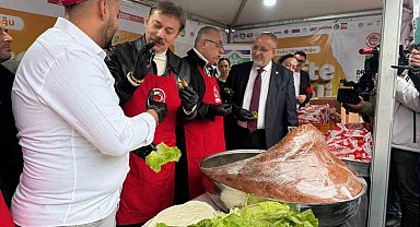 Bahçelievler'de çiğ köfte festivali: 5 ton çiğ köfte dağıtıldı