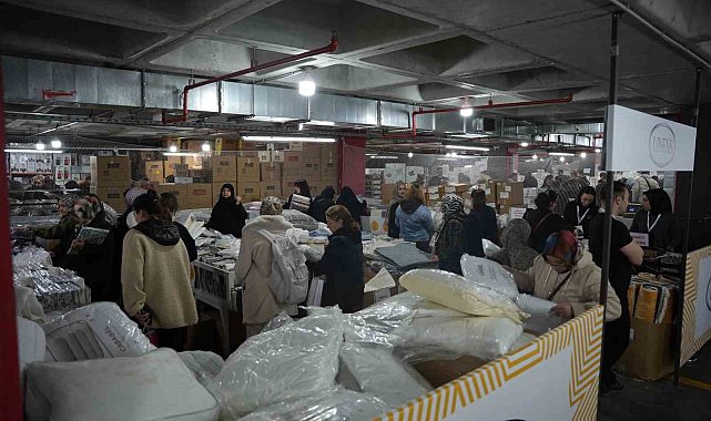 Bahçelievler'de vatandaşlar AVM'deki alışveriş indirimine koştu