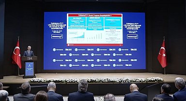 Bakan Bolat: "Mal ve hizmetler ihracatında 2030'a kadar 500 milyar dolara ulaşmayı hedefliyoruz"