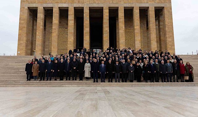 Bakan Fidan, büyükelçilerle Anıtkabir'i ziyaret etti