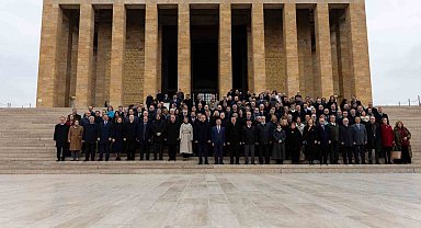 Bakan Fidan, büyükelçilerle Anıtkabir'i ziyaret etti
