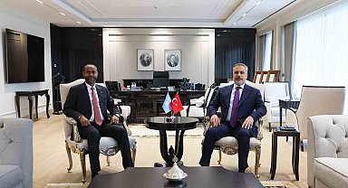 Bakan Fidan, Somali Limanlar ve Deniz Ulaştırma Bakanı Nur ile bir araya geldi