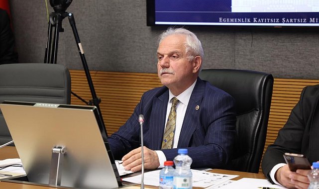 Bakan Göktaş: "Sosyal ağ sağlayıcılarına 15 yaşından küçük çocuklara kesin olarak hizmet sunmama ve hesap açmama yükümlülüğü getirilmesini öneriyoruz"