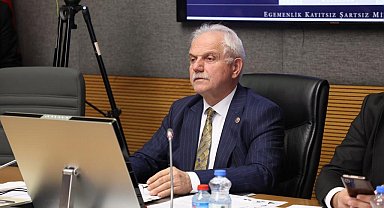 Bakan Göktaş: "Sosyal ağ sağlayıcılarına 15 yaşından küçük çocuklara kesin olarak hizmet sunmama ve hesap açmama yükümlülüğü getirilmesini öneriyoruz"