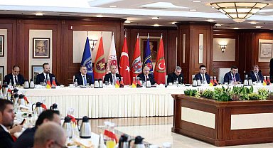 Bakan Güler: "PKK'yı tam bitirdiğimiz anda terör örgütü de 'Terörsüz Türkiye' sürecine uyacağını açıkladı"