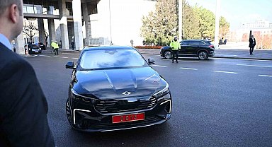 Bakan Kacır bütçe görüşmelerine Togg T10F ile geldi