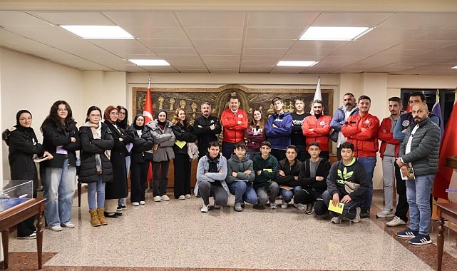 Bakan Yardımcısı Ayhan, Bayburtlu gençleri bakanlıkta ağırladı