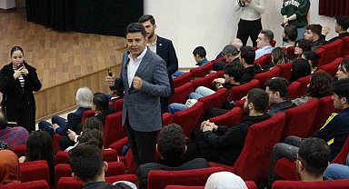 Bakan Yardımcısı Boyraz, UFest Çanakkale'de gençlerle buluştu