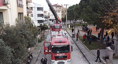 Balıkesir'de çatı yangını