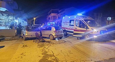 Balıkesir'de kavşakta 3 araç kaza yaptı