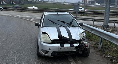 Bariyere çarpan otomobildeki 2 kişi yaralandı