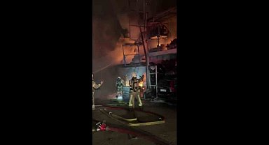 Başakşehir Atatürk Oto Sanayi Sitesi'nde çıkan yangında 1 kişi hayatını kaybetti