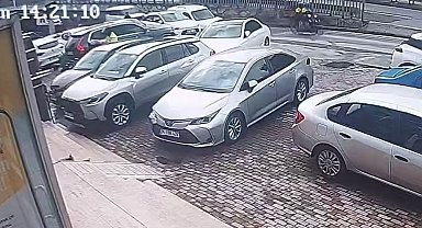 Başakşehir'de bankadan para çeken iş adamına soygun girişimi kamerada