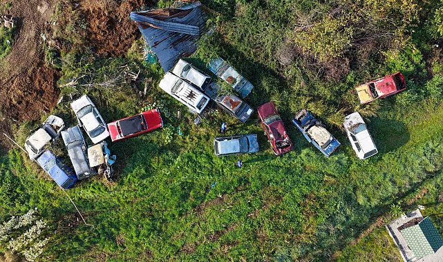 Başiskele'de hurda araçlar toplanıyor