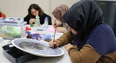 Başiskele'de kadınlar geleneksel sanatları öğreniyor