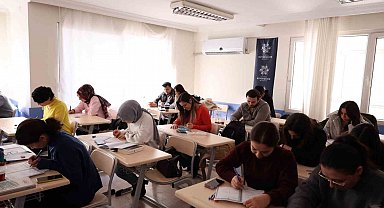 Başkan Çerçioğlu, memur adaylarının yanında