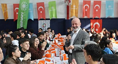 Başkan Çolakbayrakdar: "Güçlü Türkiye'nin temeli donanımlı gençliktir"