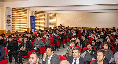 Başkan Er, öğrencilerle bir araya geldi