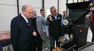 Başkan Özlü sahada: 23 Nisan Parkı Kütüphanesi açılışa hazır