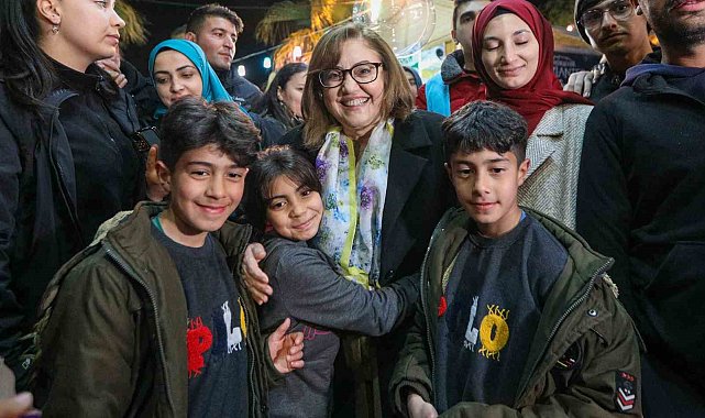 Başkan Şahin, şehir yaşamına katkı sunan büyükşehir belediye başkanları arasında birinci oldu