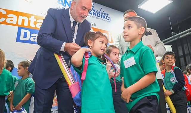 Başkan Sandıkçı: "Eğitim yolculuğunun her aşamasında öğrencilerimizin ve ailelerimizin yanındayız"