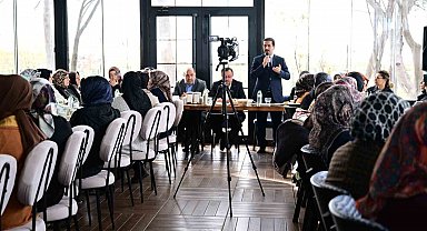 Başkan Taşkın, AK Parti Kadın Kolları Mahalle Başkanları toplantısına katıldı