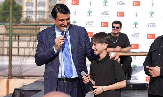 Başkan Yılmaz gençlerle bir arada