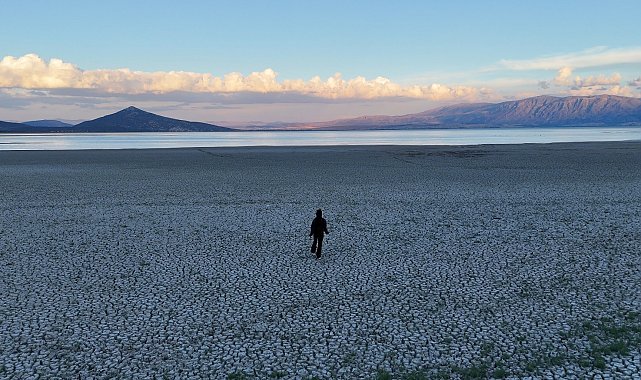 Batı Akdeniz göllerinde tehlike çanları: Burdur Gölü son 50 yılda su hacminin yarısını kaybetti